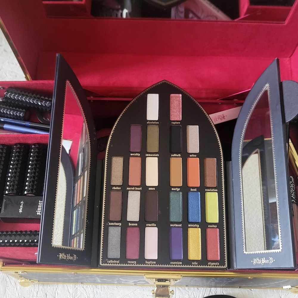 Kat Von D makeup case